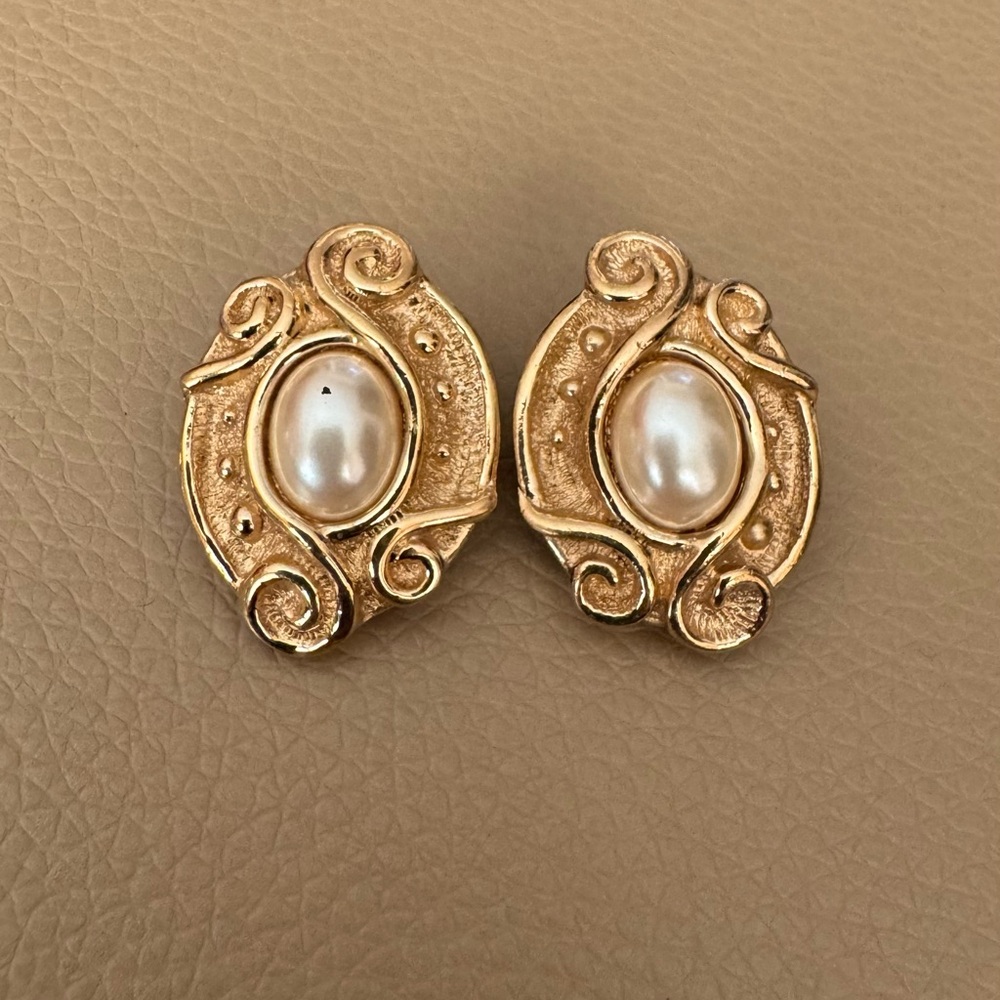 Christian Dior Earring